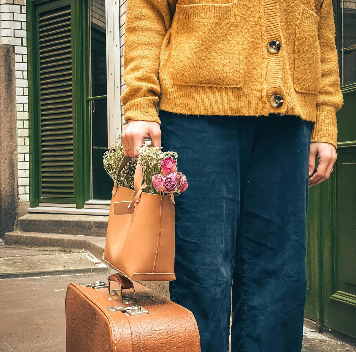 Serviço de concierge local e gestão híbrida com presença física no local